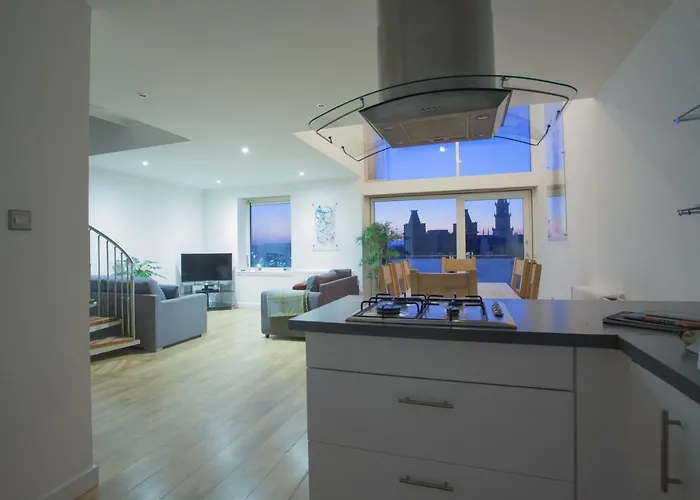 Centre With Free Secure Underground Parking Apartamento Glasgow