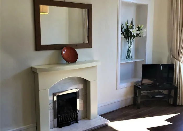 Trefoil - 2 Bedrooms *