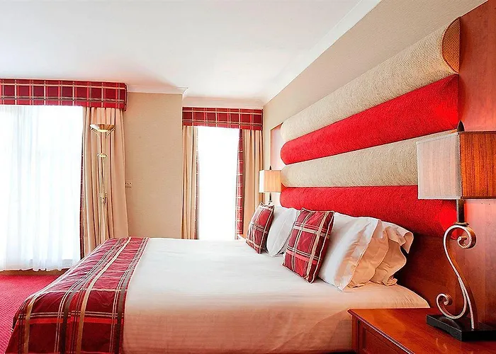 Carlton George Hotell 4*