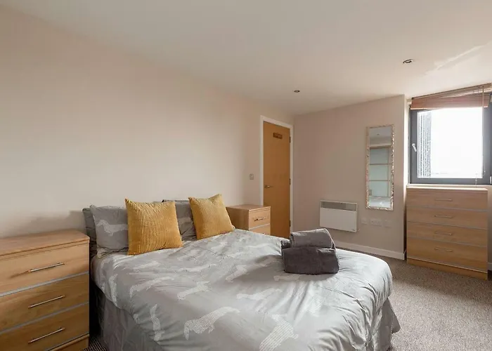 Modern Riverfront Apt. 10 Mins From Hydro/secc *