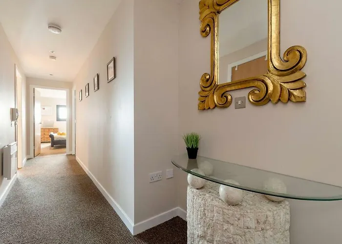 Apartment Modern Riverfront Apt. 10 Mins From Hydro/secc Glasgow