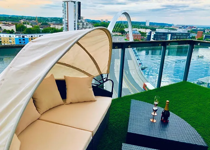 Centre - The Penthouse With Riverviews - Апартаменты