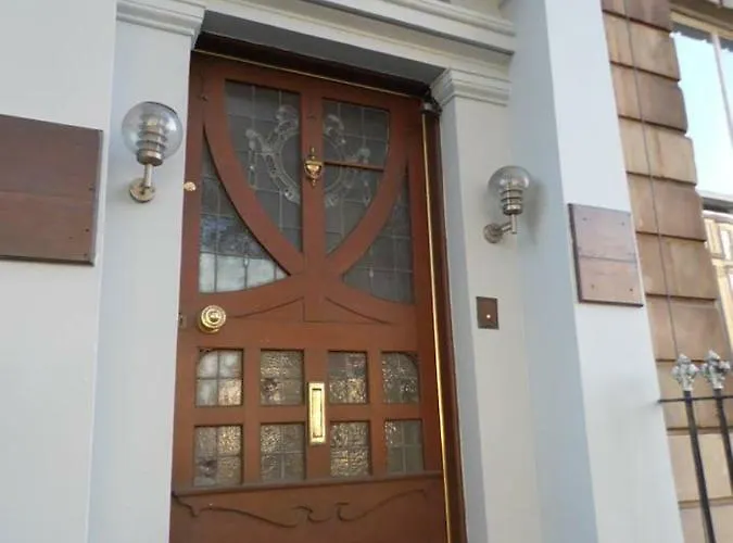 West End - Stunning, Spacious, 3 Bedroom, Main Door Flat With Private Parking *