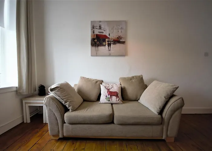 Bright And Cosy West End *